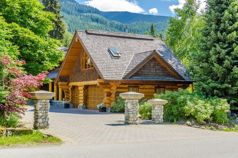 Home for sale in Brackendale, BC